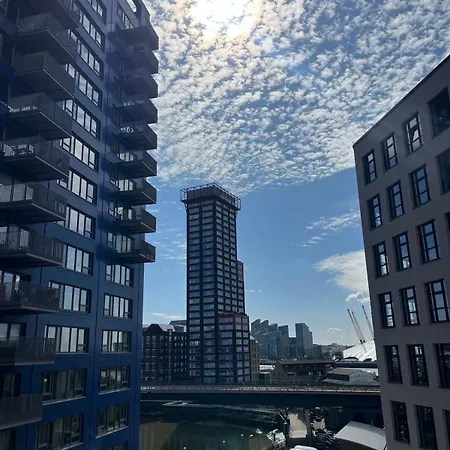 Luxurious Apartment - Prime Location Near Excel, O2 & Canary Wharf London Exterior photo