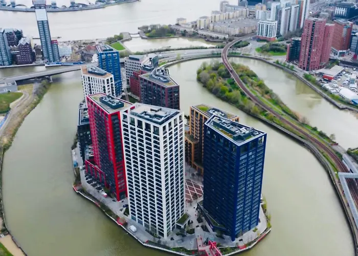 Luxurious Apartment - Prime Location Near Excel, O2 & Canary Wharf
