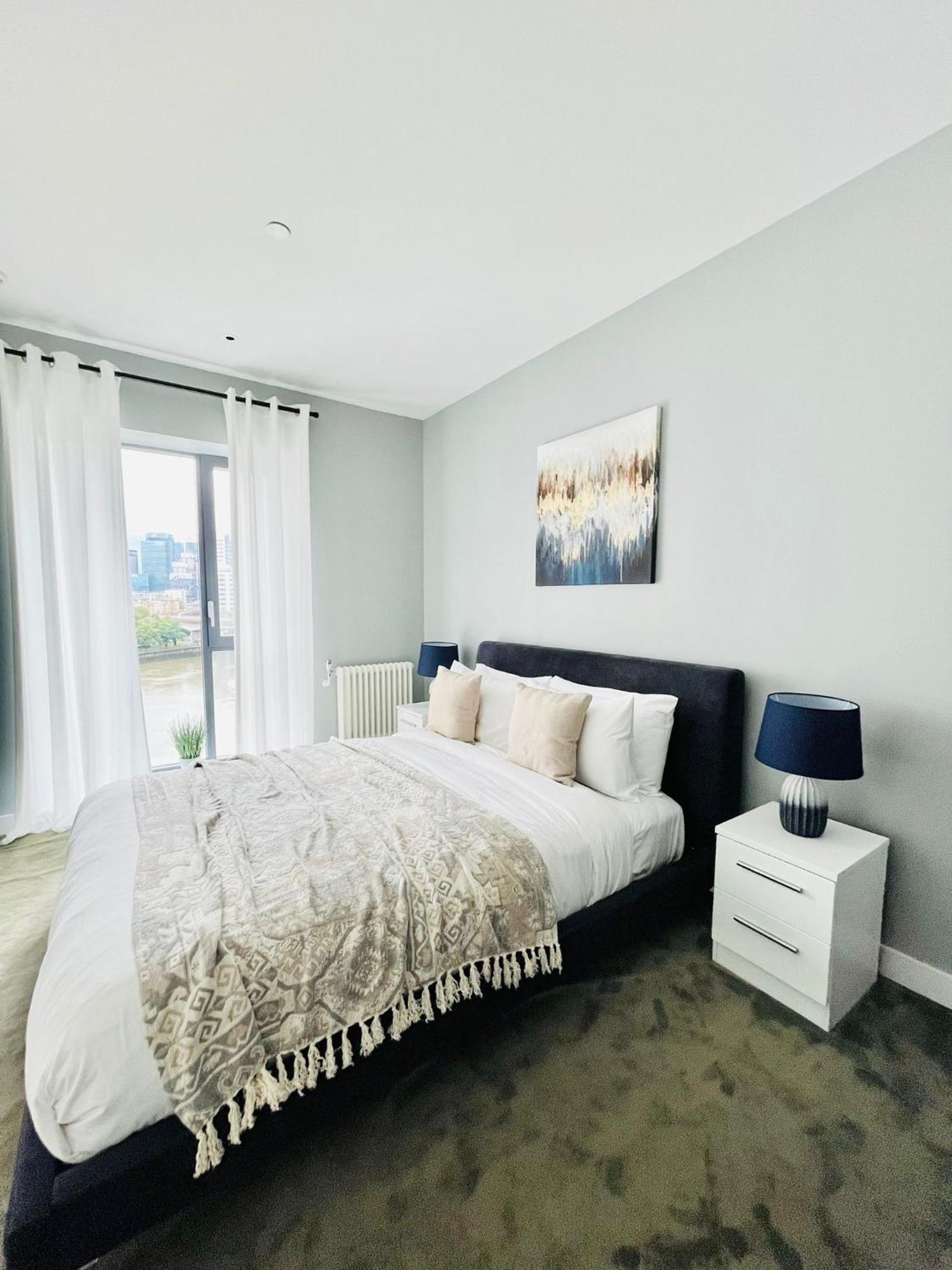 Luxurious - Prime Location Near Excel, O2 & Canary Wharf Londra